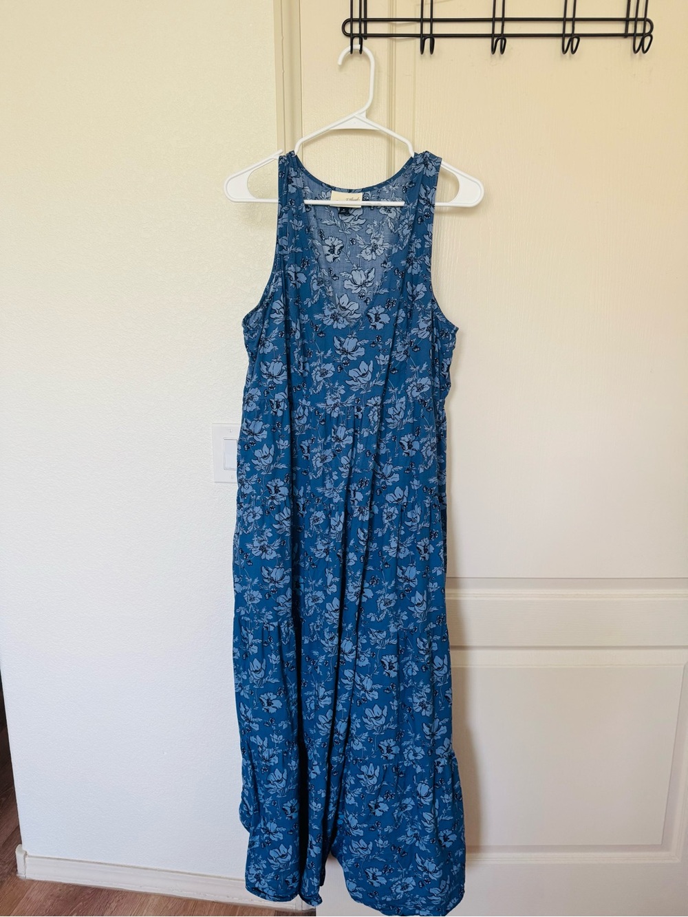 Universal Thread Teal Blue Floral Sleeveless Maxi Dress